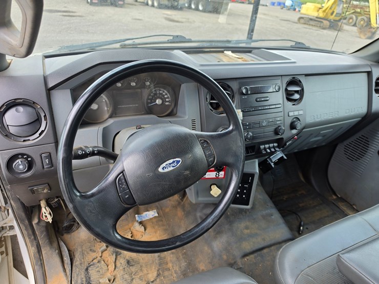 2012-ford-f750-image-15