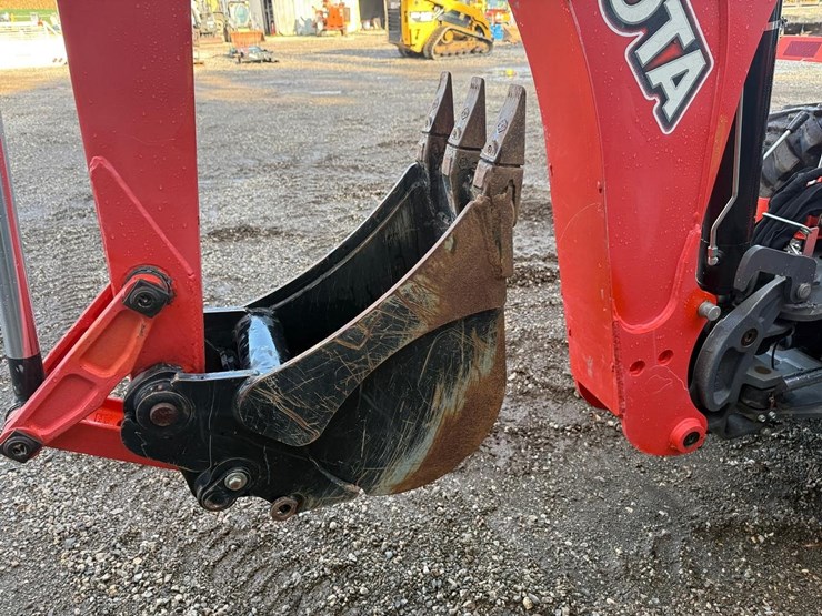 2019-kubota-l47-image-18