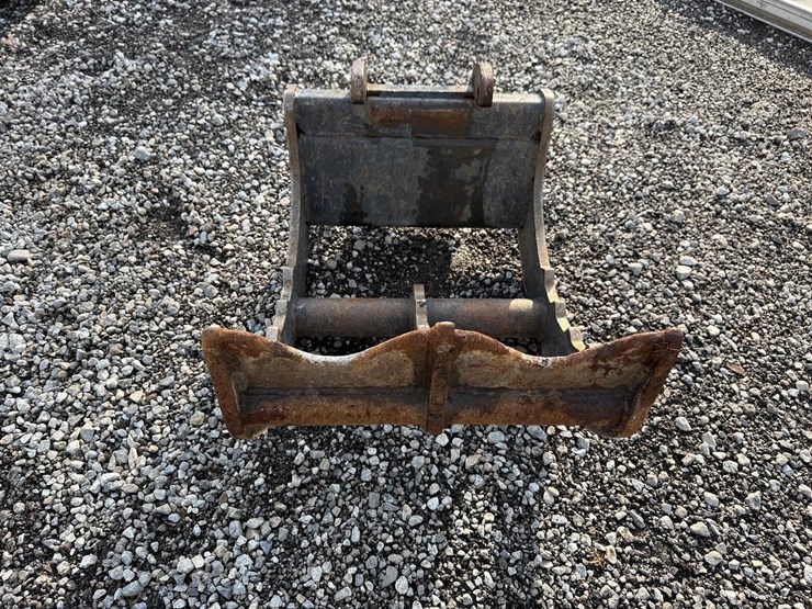bobcat-21”-excavator-grapple-image-2