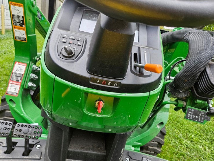 john-deere-4066m-image-30