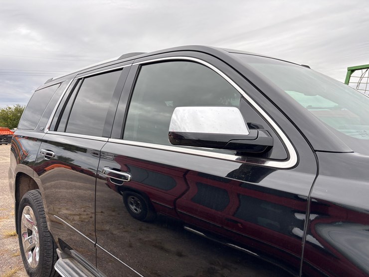 2015-chevrolet-tahoe-ltz-image-19