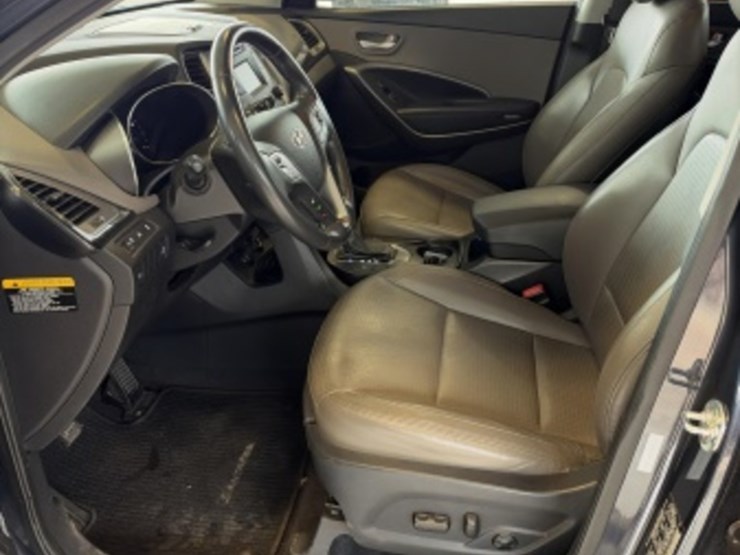 2014-hyundai-santa-fe-sport-image-23