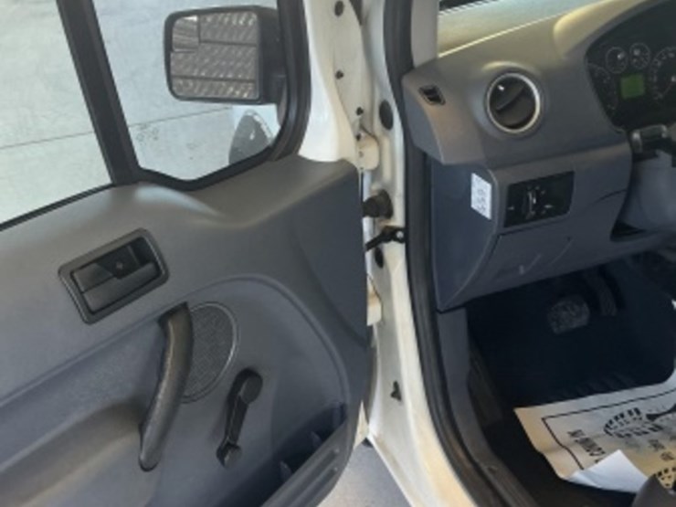 2013-ford-transit-connect-image-24