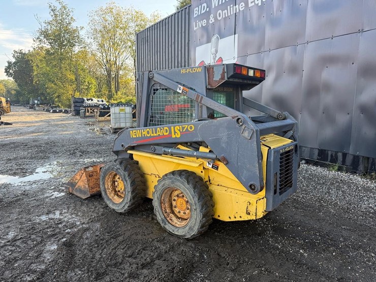 new-holland-ls170-image-2