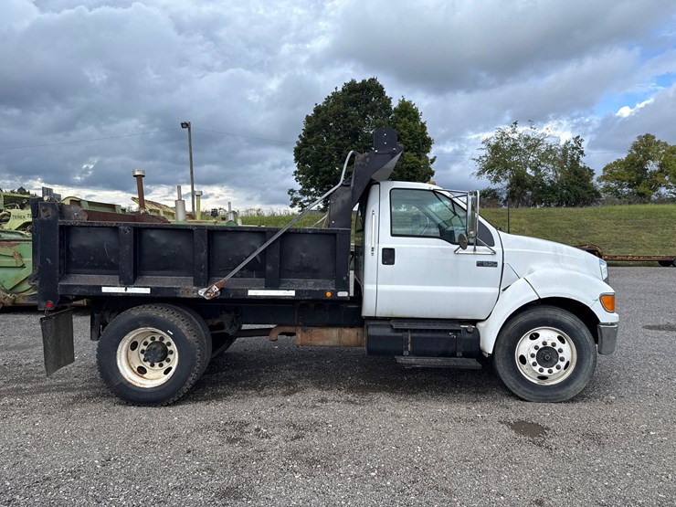 2005-ford-f650-image-4