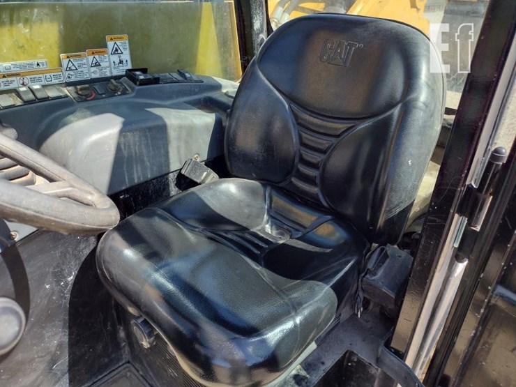 2011-caterpillar-th255-image-12