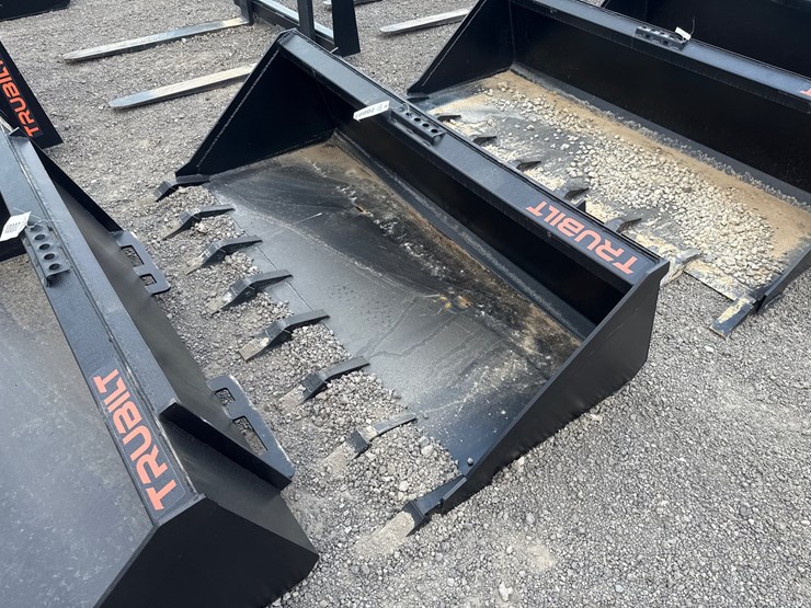 #2031-•-trubilt-66"-skid-steer-tooth-bucket-image-2