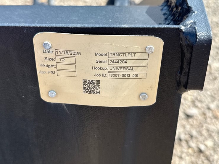 #2026-•-trubilt-72"-skid-steer-tooth-bucket-image-4