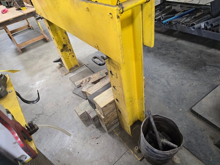 #9626-•-30-ton-shop-press-image-6