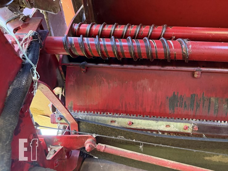 new-holland-br7090-image-46