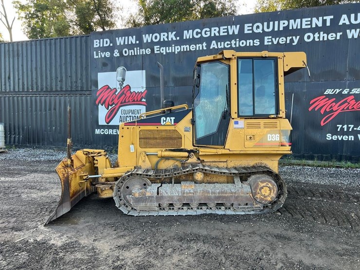 2004-caterpillar-d3g-xl-image-3