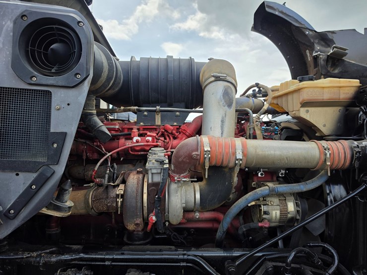 2013-kenworth-t800-image-23