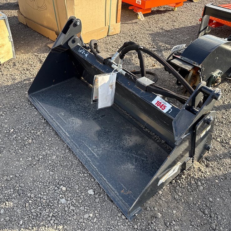 #1045 • WOLVERINE 48" DINGO 4 IN 1 BUCKET