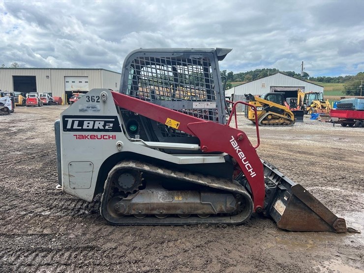 2021-takeuchi-tl8-image-8