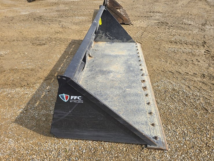 #9676-•-2019-ffc-96"-high-capacity-bucket-image-6