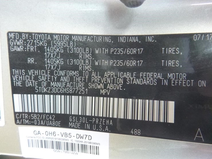 2017-toyota-sienna-image-16