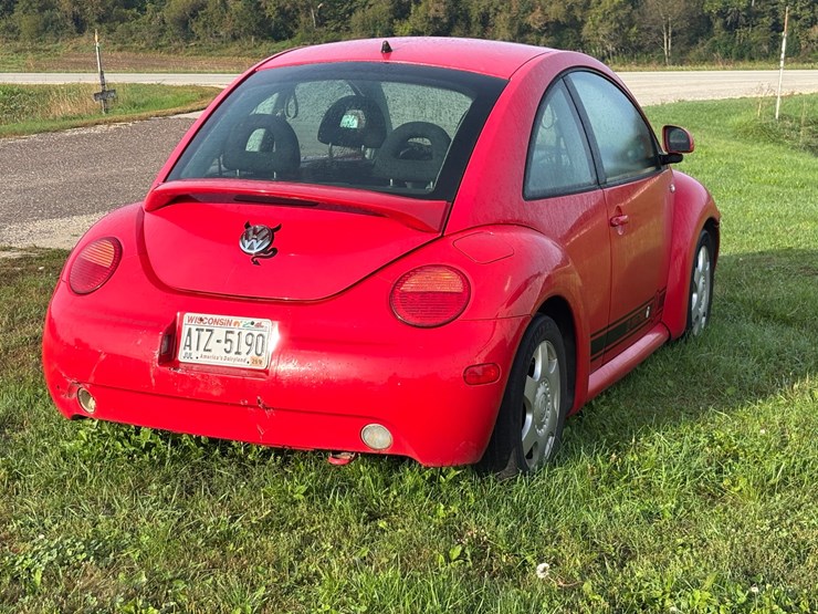 #1307-•-2001-volkswagon-beetle-(has-wi-title)-image-7
