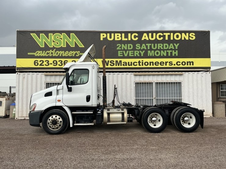2016-freightliner-cascadia-113-image-1