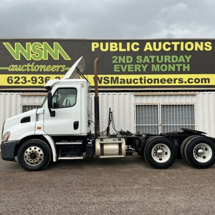 2016 FREIGHTLINER CASCADIA 113