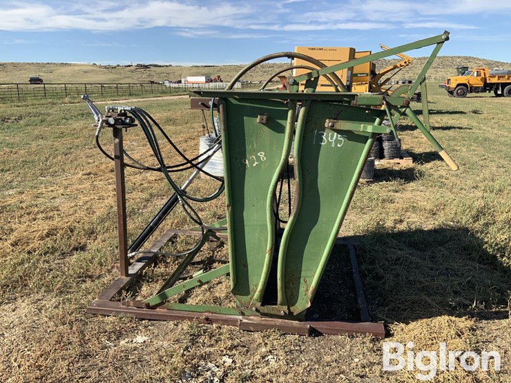 powder-river-hydraulic-calf-table-image-2