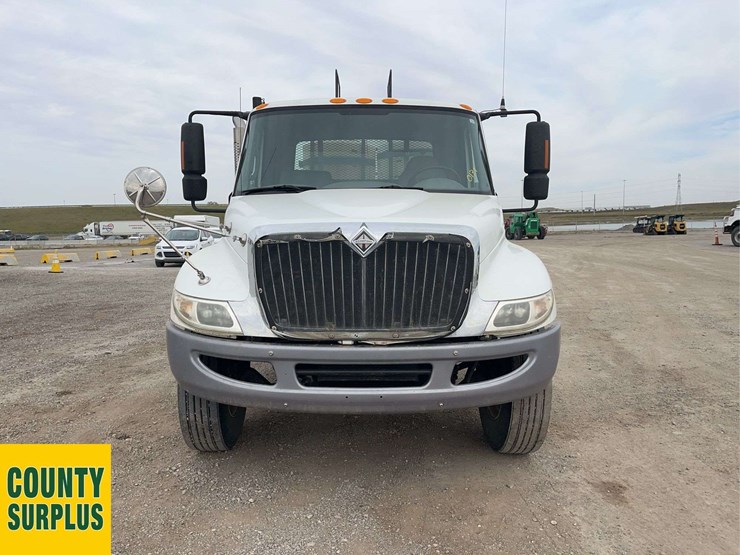 2007-international-durastar-4300-image-8