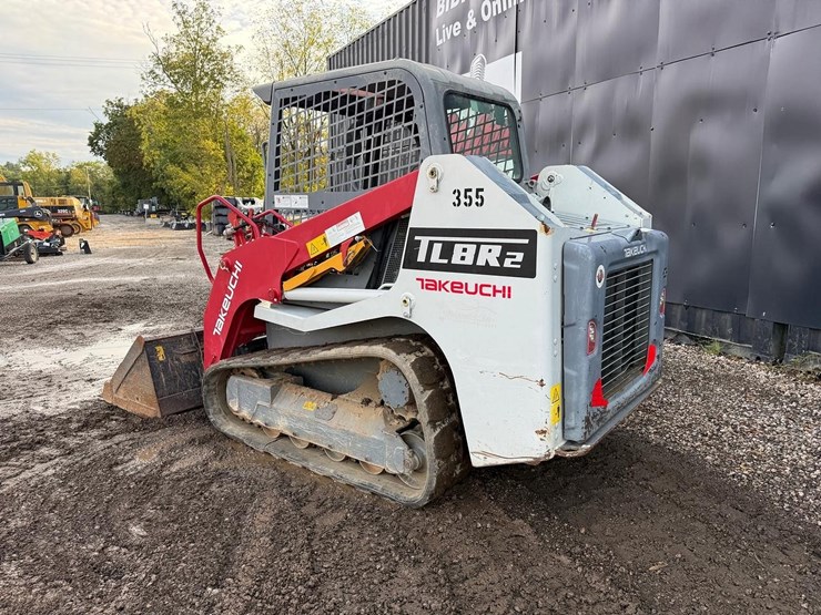 2020-takeuchi-tl8-image-2