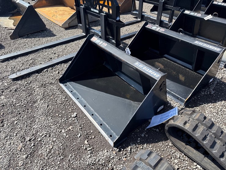#2045-•-blue-diamond-44"-mini-skid-steer-smooth-bucket-image-2