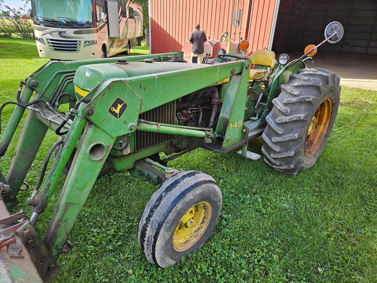 john-deere-2440-image-11