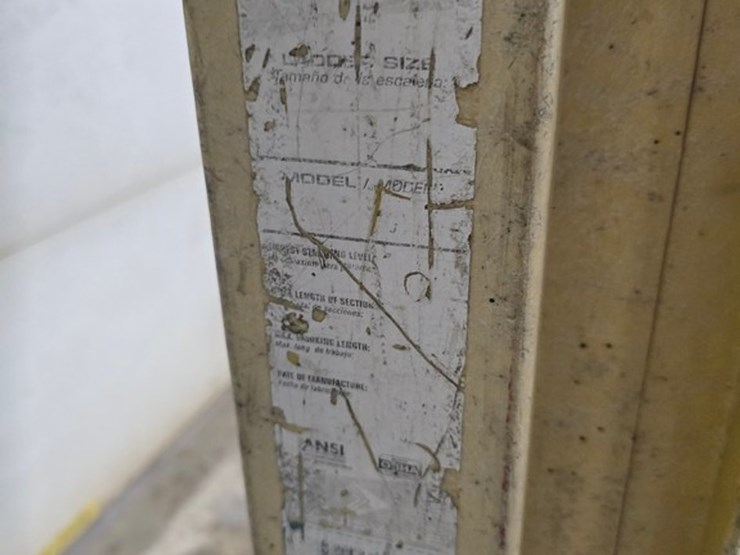#9743-•-louisville-16'-extension-ladder-image-5