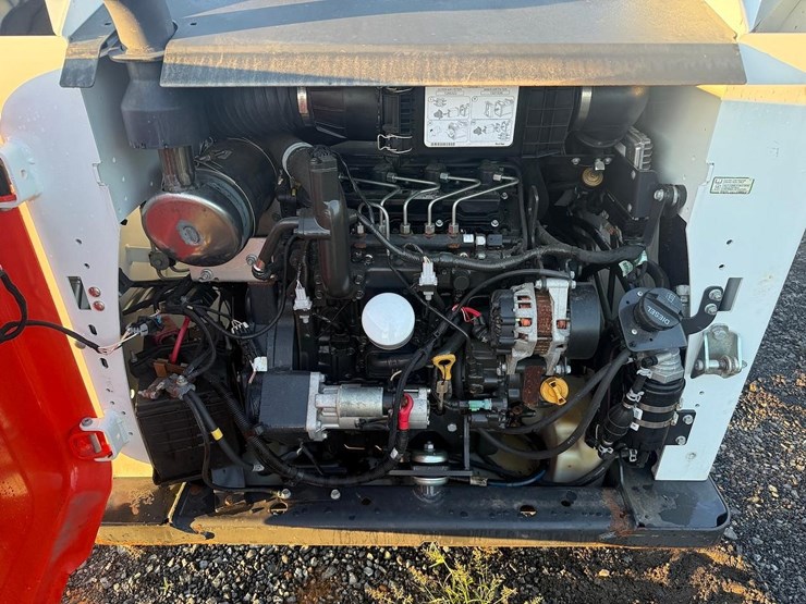 2017-bobcat-s550-image-13