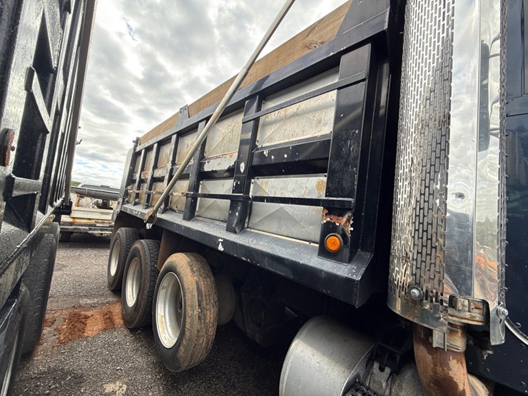 1997-peterbilt-378-image-7