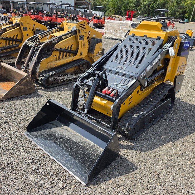 #2086 • 2026 CFG KJT27 TRACK DINGO
