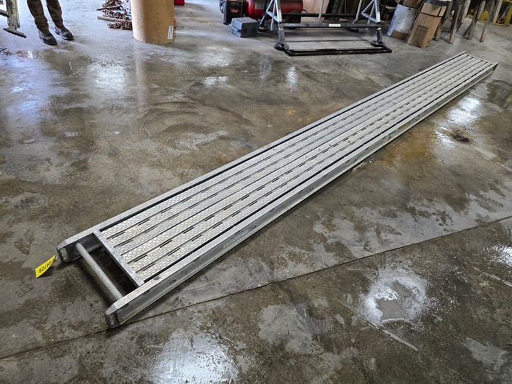 #9729-•-20"x20'-aluminum-walk-plank-image-3