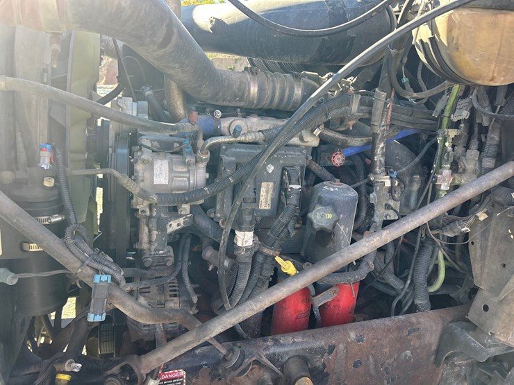 2004-mack-ch613-image-51