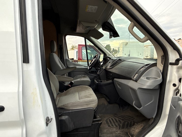 2016-ford-transit-image-8