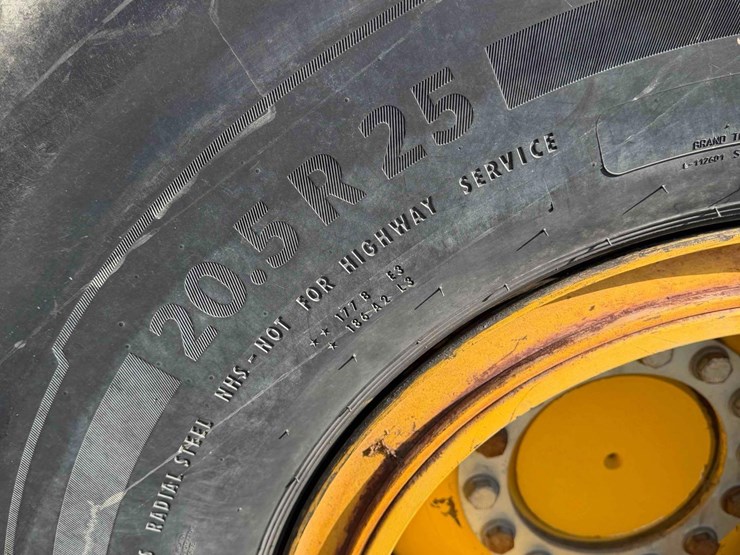 2022-deere-544-p-tier-image-17