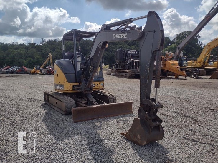 2015-deere-35g-image-38