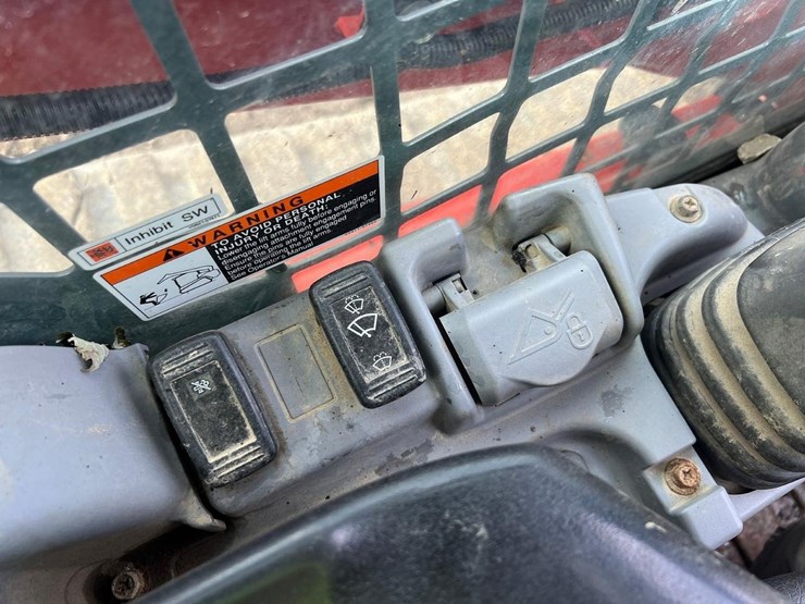 2019-kubota-svl75-2-image-24