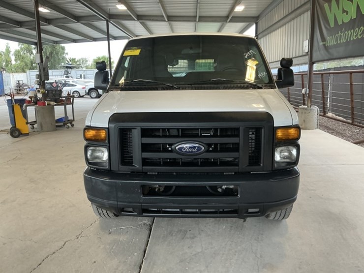 2009-ford-cargo-image-3