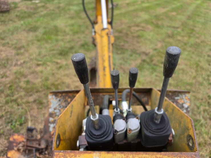 #25268-•-international-3082-series-a-back-hoe-attachment-image-47