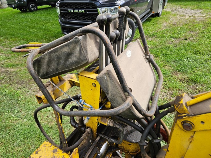 #8742-•-davis-3pt/skid-steer-backhoe-image-13