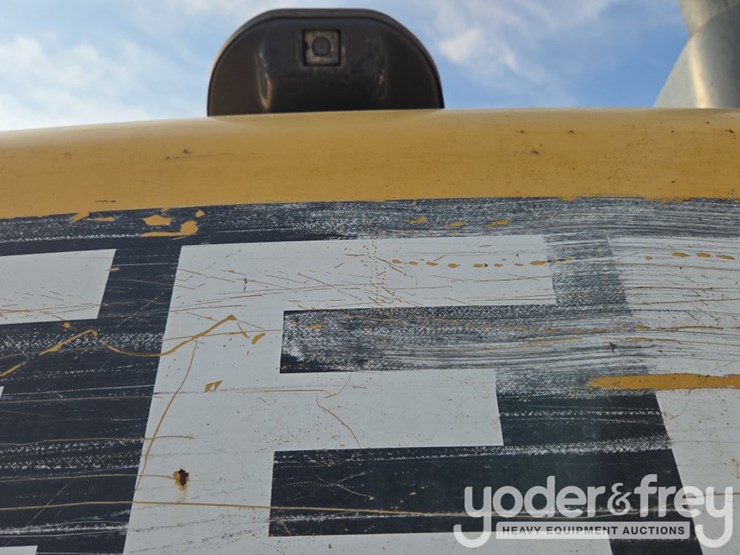 2019-deere-210g-lc-image-70