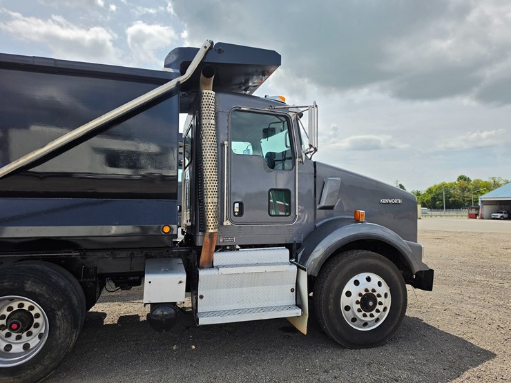 2013-kenworth-t800-image-4