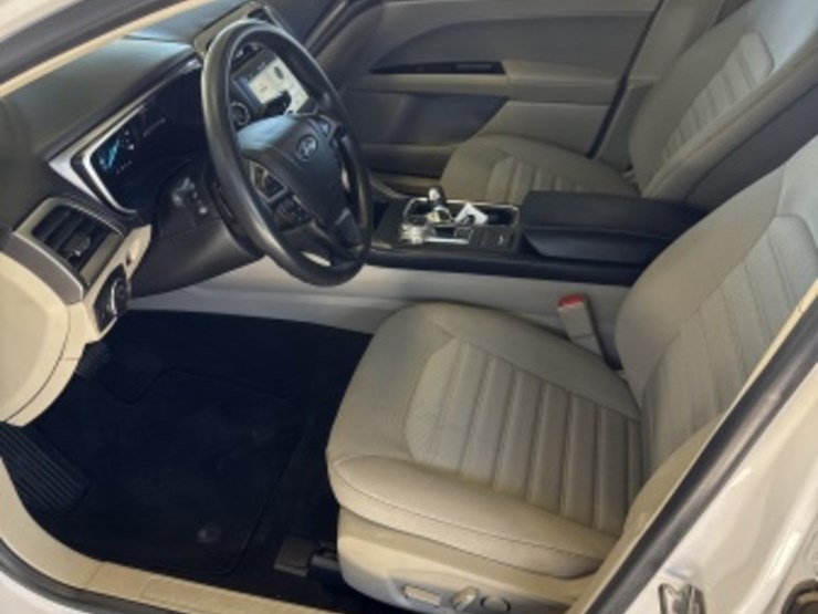 2019-ford-fusion-sdn-image-22