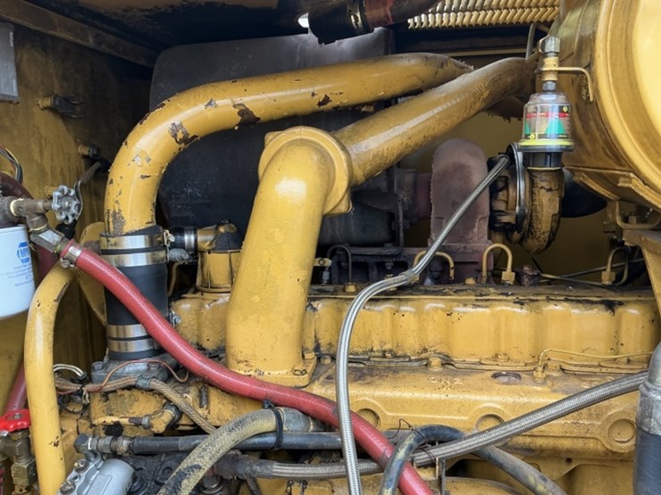 caterpillar-143h-image-17