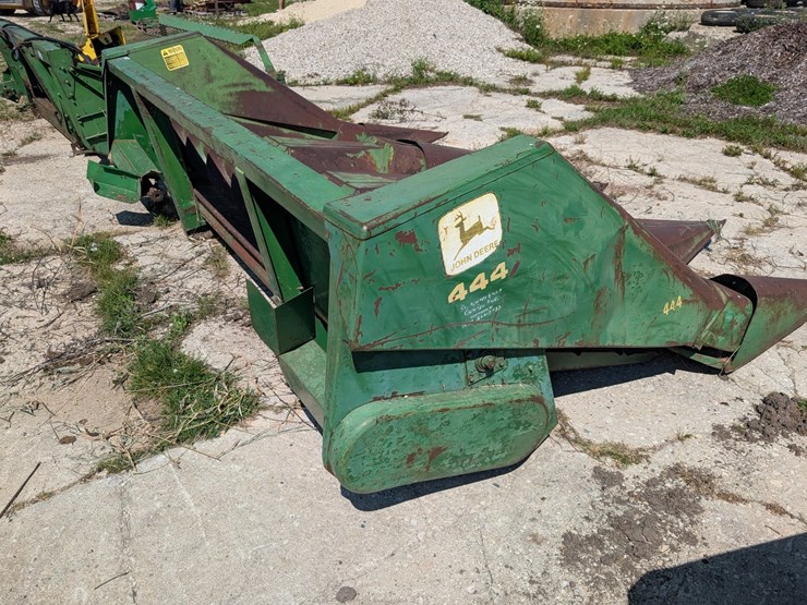 john-deere-444-image-1