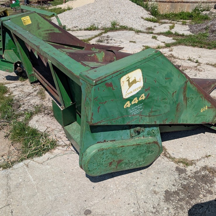 JOHN DEERE 444