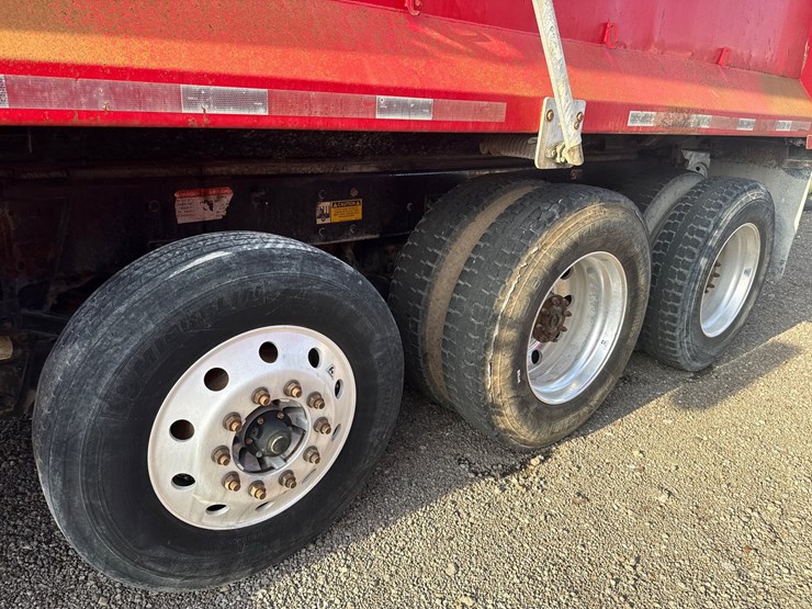 2015-kenworth-t880-image-12