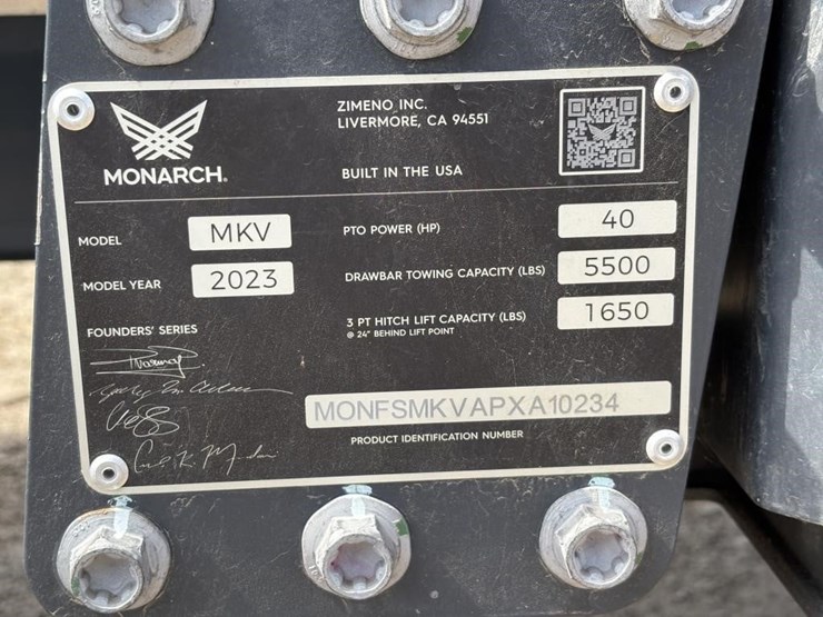 2023-monarch-mkv-tractor-image-50