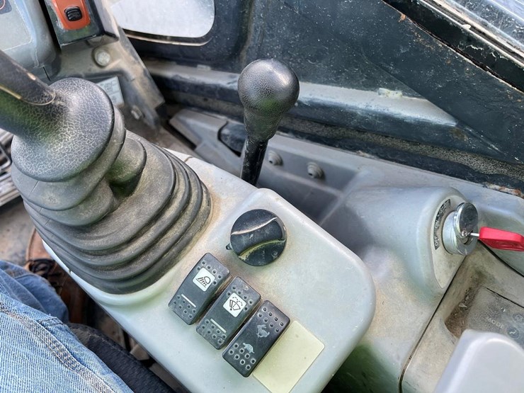 2017-deere-60g-image-23